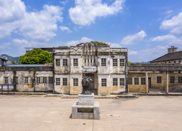 中国移民纪念广场（宋志锋  摄）.jpg