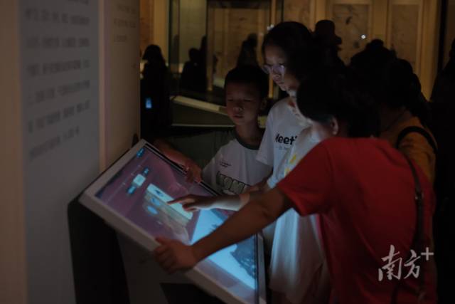 展览运用数字化技术助力陈列展示,吸引众多观众体验 展览运用数字化技术助力陈列展示,吸引众多观众体验