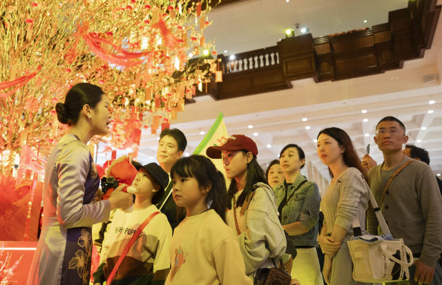 外省游客组团来粤旅游过年。 受访者 供图
